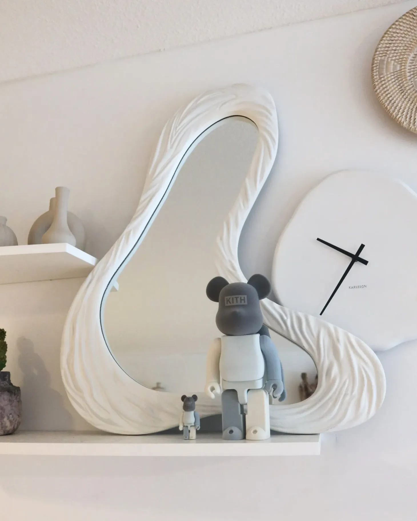 Lustro ścienne GUICLAN 61 cm 83 cm Biały