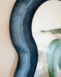 Lustro ścienne LACS 57 cm 160 cm Welur Niebieski