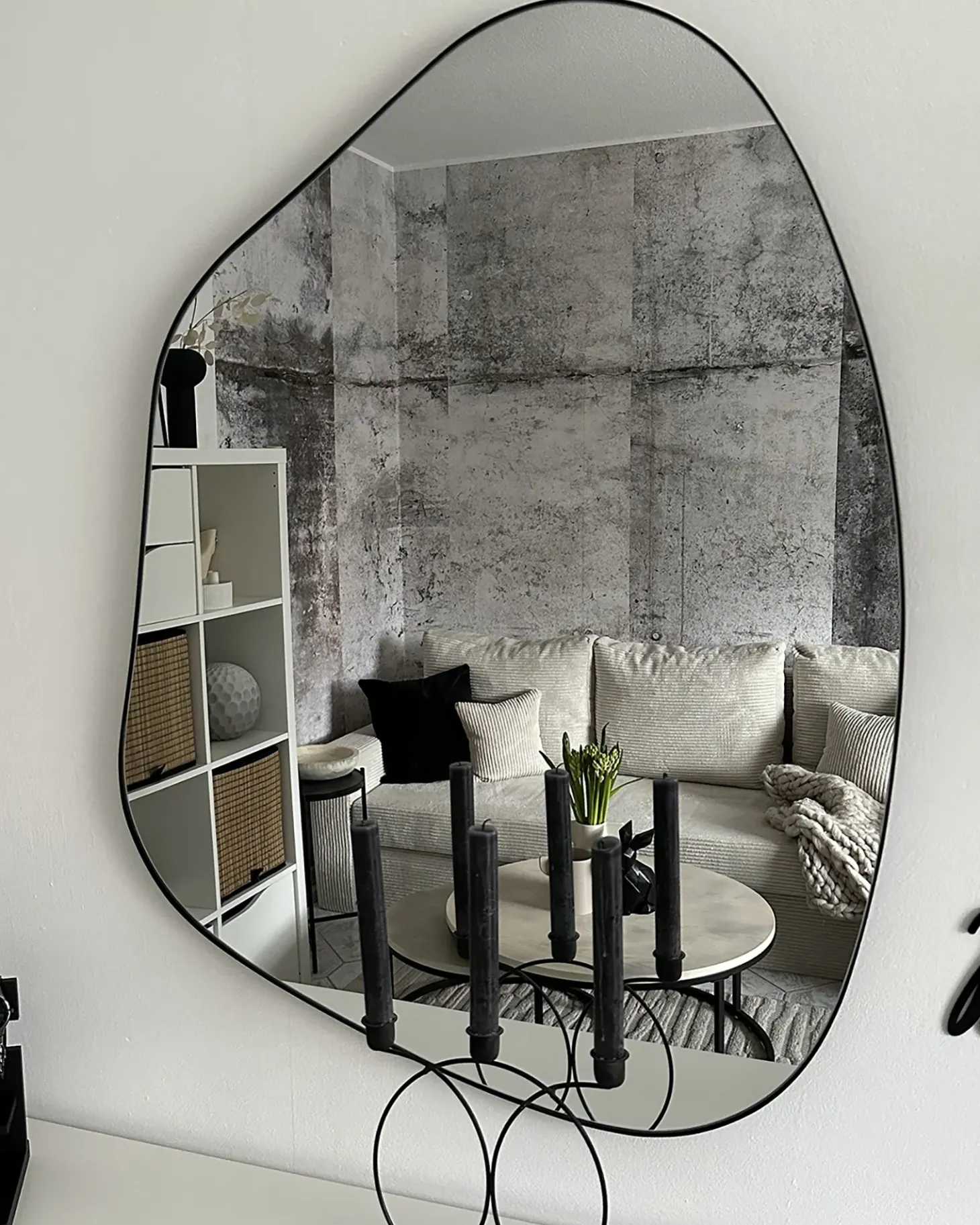 Lustro ścienne PUTEAUX 70 cm 92 cm Metal Czarny