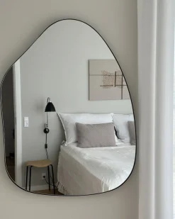 Lustro ścienne PUTEAUX 70 cm 92 cm Metal Czarny