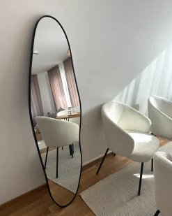 Lustro ścienne SALINS 47 cm 160 cm Metal Czarny