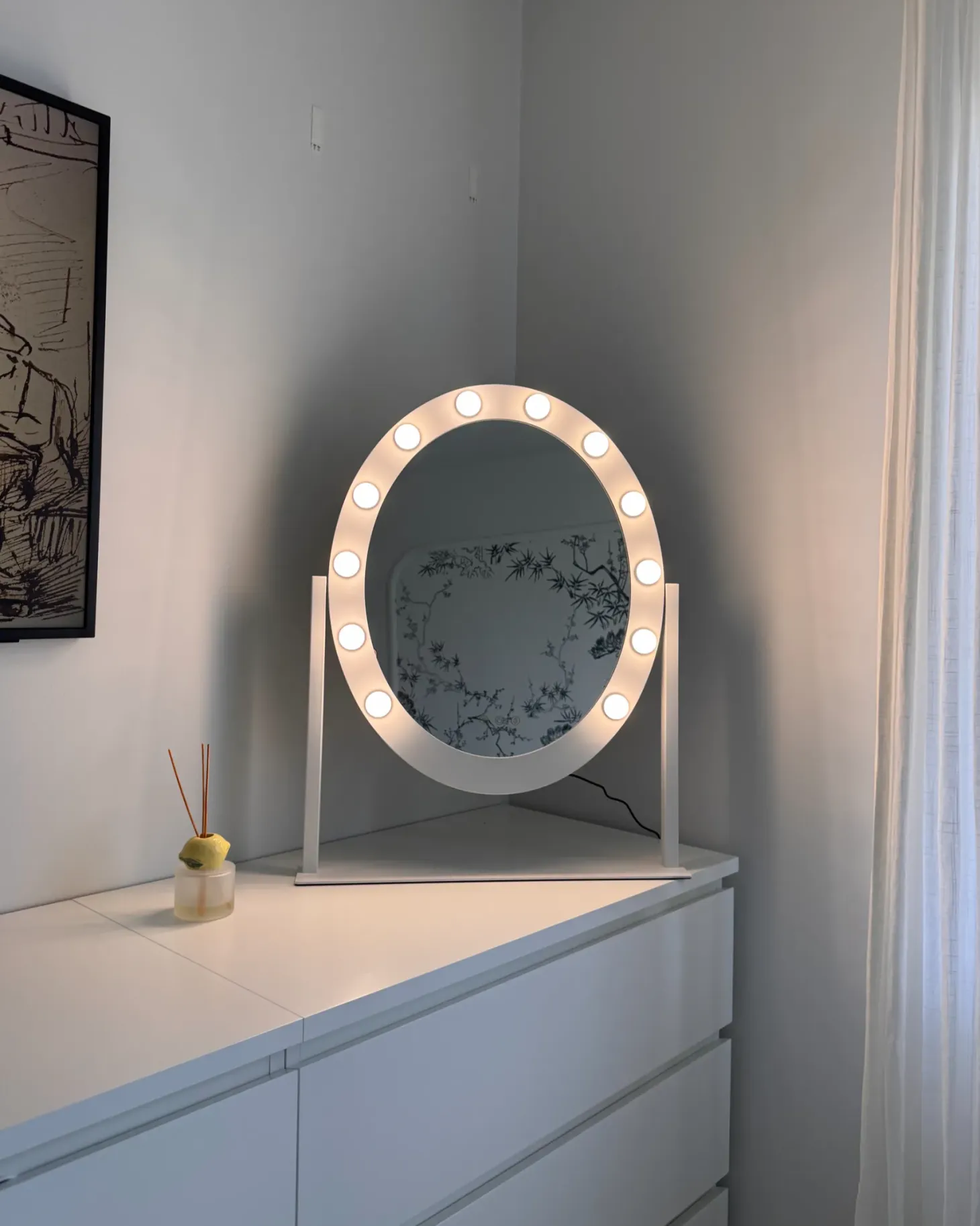Lustro do makijażu stojące LED ROSTRENEN Biały