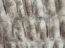 Narzuta na łóżko MACODES Sztuczne futro 150 x 200 cm Szary