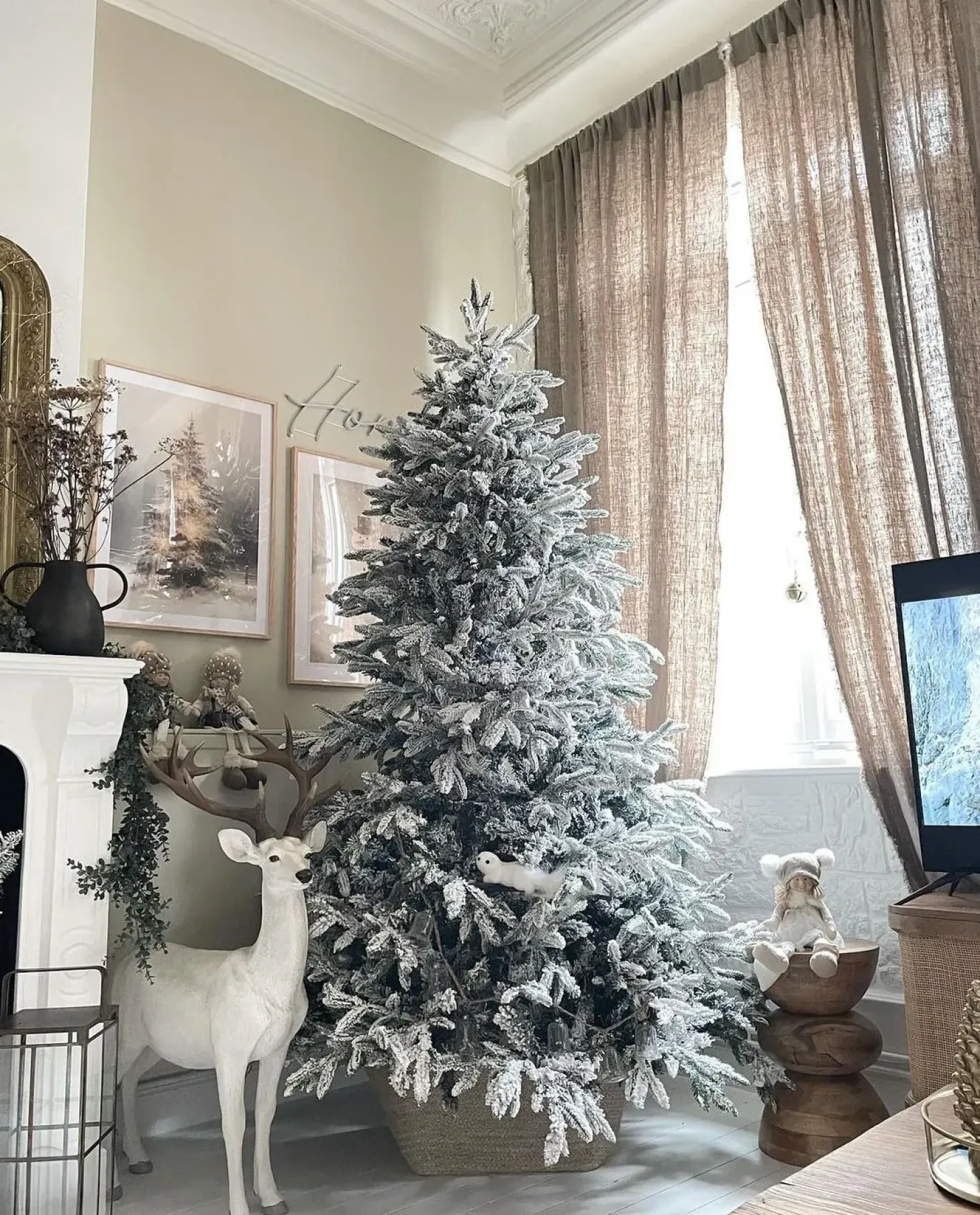 Ośnieżona sztuczna choinka świąteczna LED TATLOW 180 cm Zielony