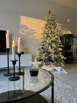 Ośnieżona sztuczna choinka świąteczna LED TATLOW 210 cm Zielony