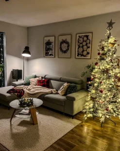 Ośnieżona sztuczna choinka świąteczna LED TATLOW 210 cm Zielony