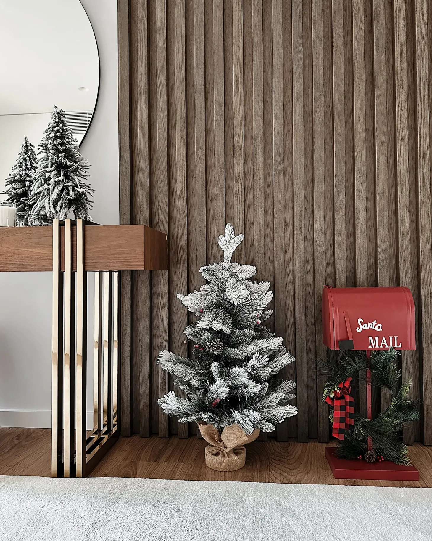 Ośnieżona sztuczna choinka świąteczna LED MALIGNE 90 cm Biały
