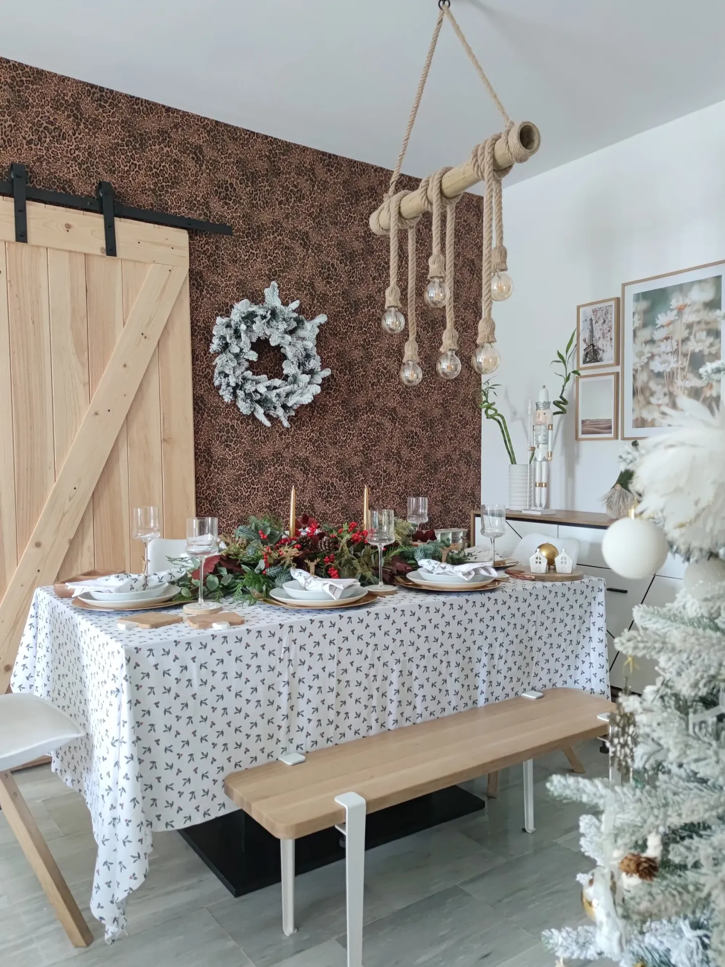 Ośnieżony wieniec świąteczny LED SUNDO Biały 70 cm