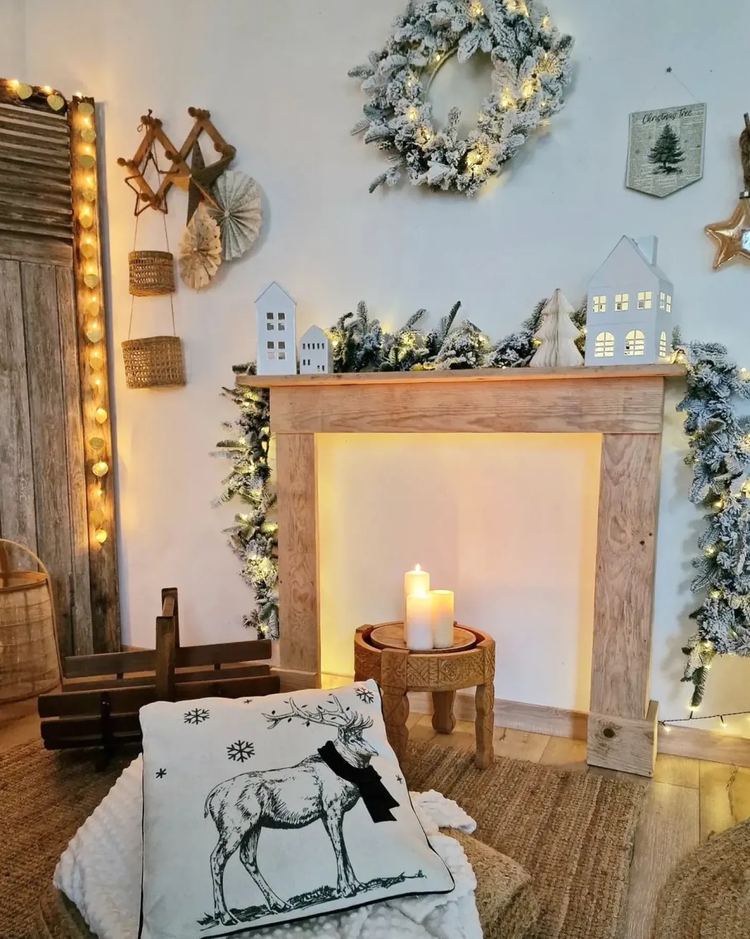 Ośnieżony wieniec świąteczny LED SUNDO Biały 70 cm