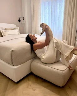 Otomana SALLA Boucle Złamana biel