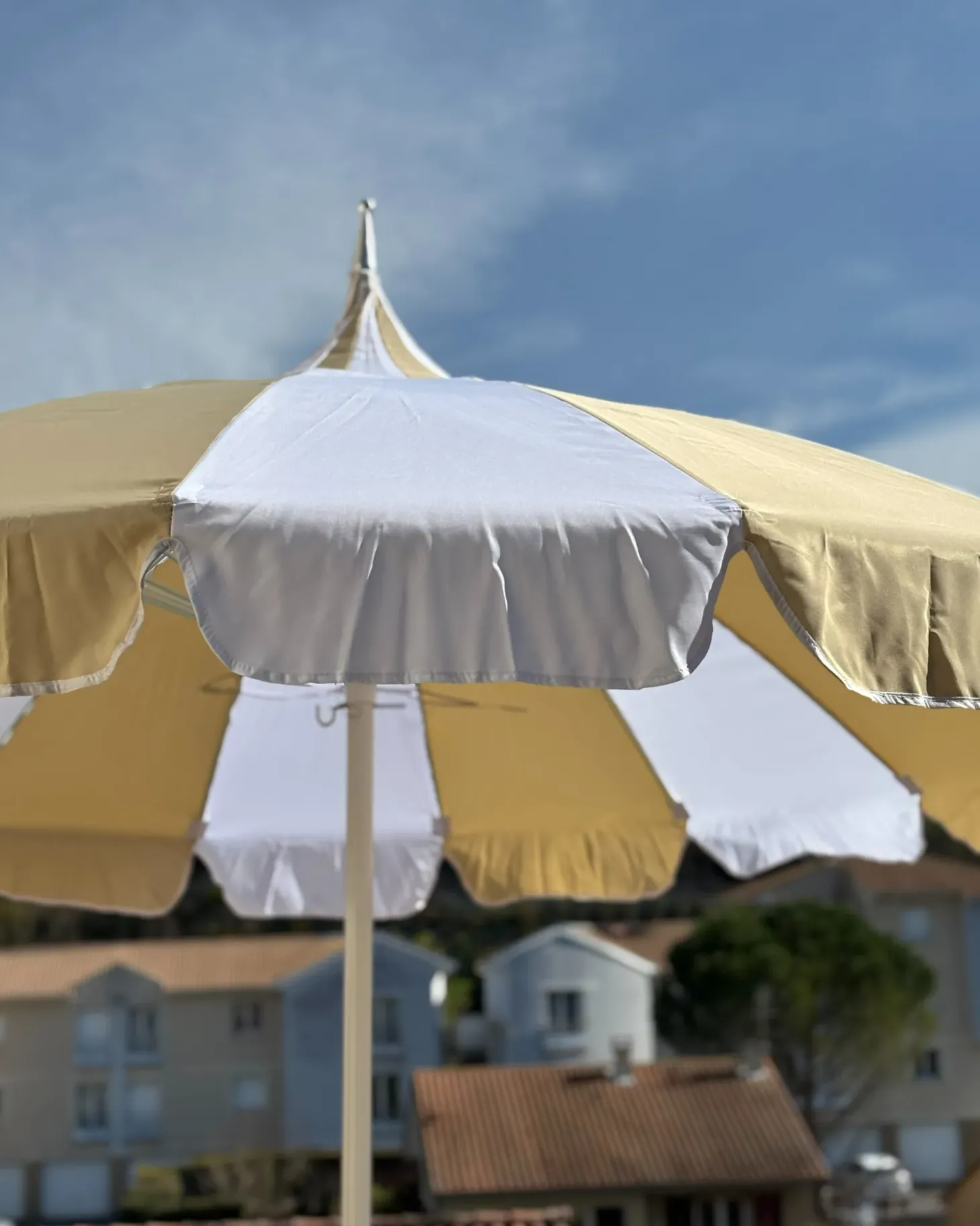 Parasol ogrodowy 245 cm MINOA Biały/ beżowy