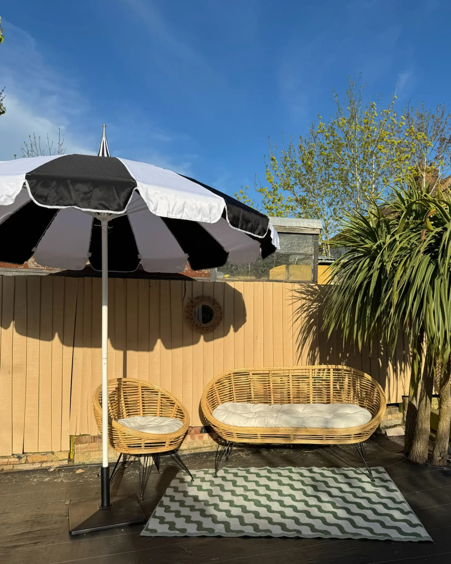Parasol ogrodowy 245 cm MINOA Czarny/ biały