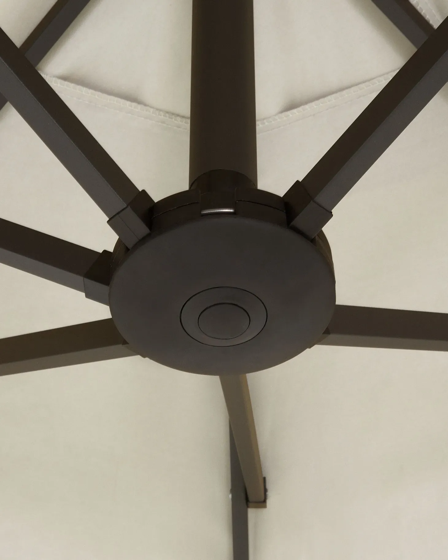 Parasol ogrodowy 460 cm SIBILLA Beżowy