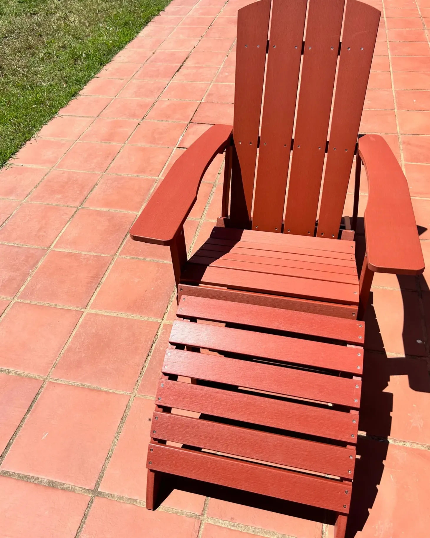 Podnóżek ogrodowy ADIRONDACK Czerwony