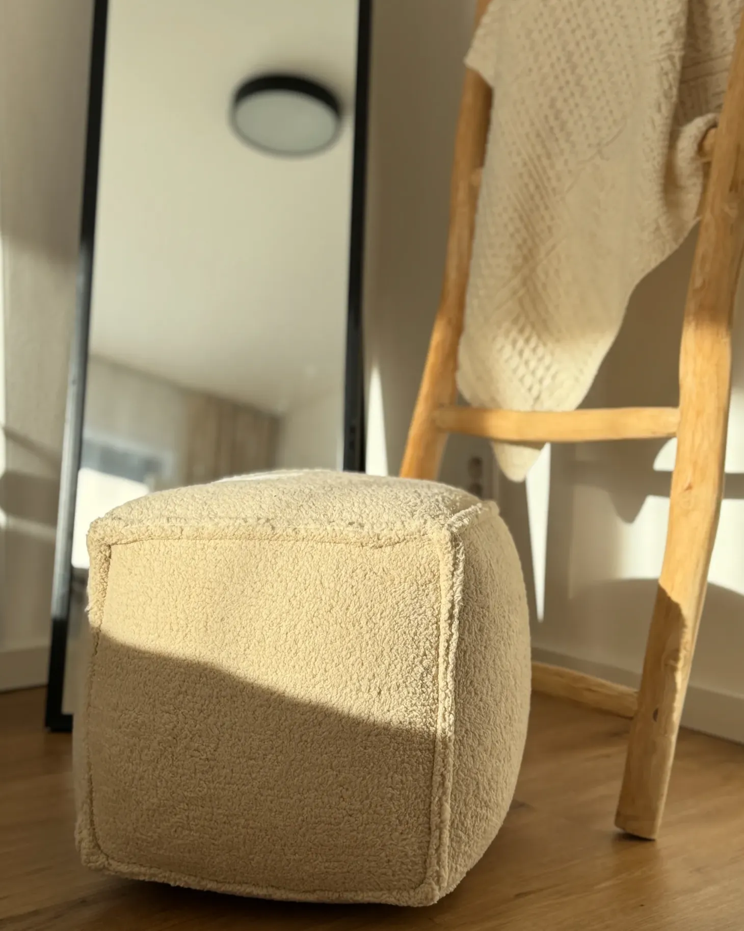 Puf ALIPUR Boucle Jasnobrązowy