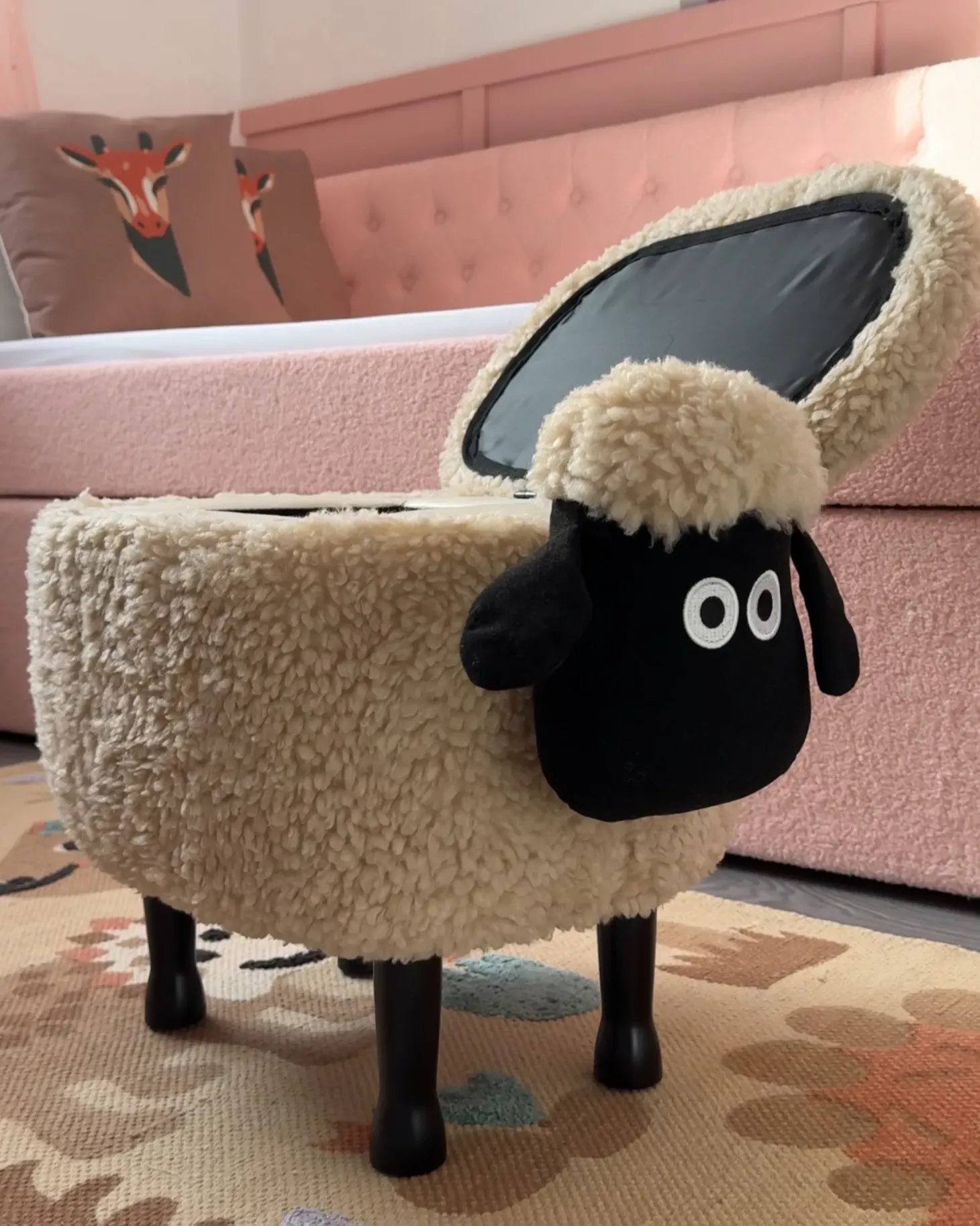 Pufa zwierzak ze schowkiem SHEEP Jasnobeżowy Baranek