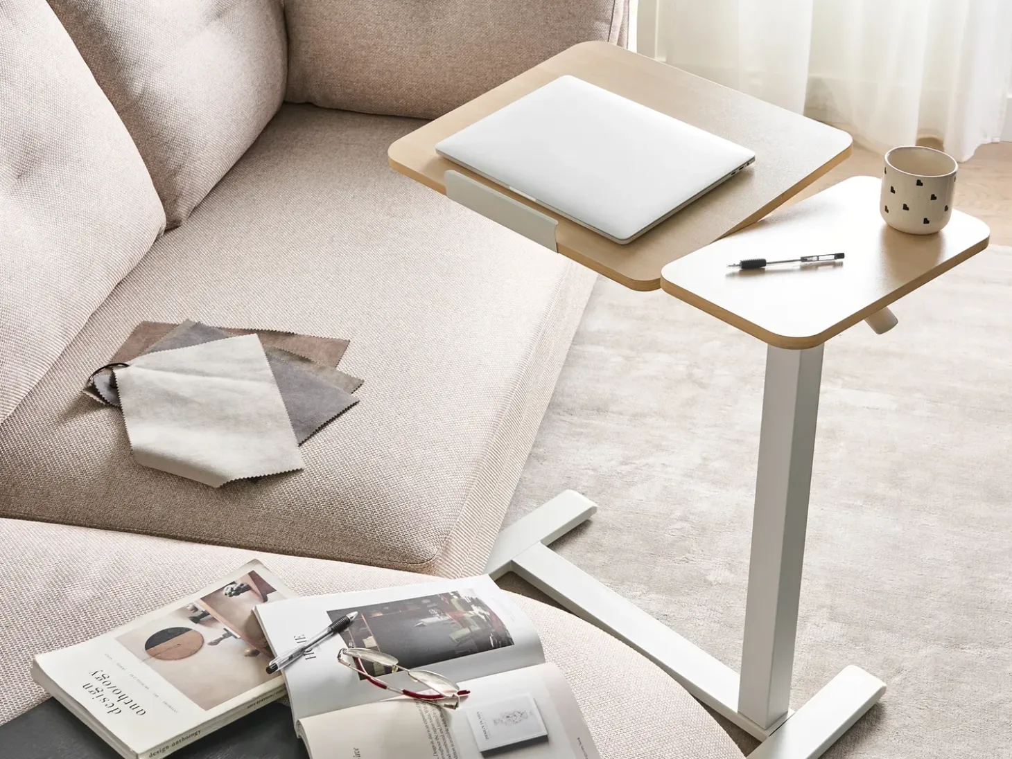 Outlet Regulowany stolik pod laptopa SCHOLA Jasny brąz/ biały 70 cm 40 cm Wszystkie Biurka|Biurka Z Regulacją Wysokości