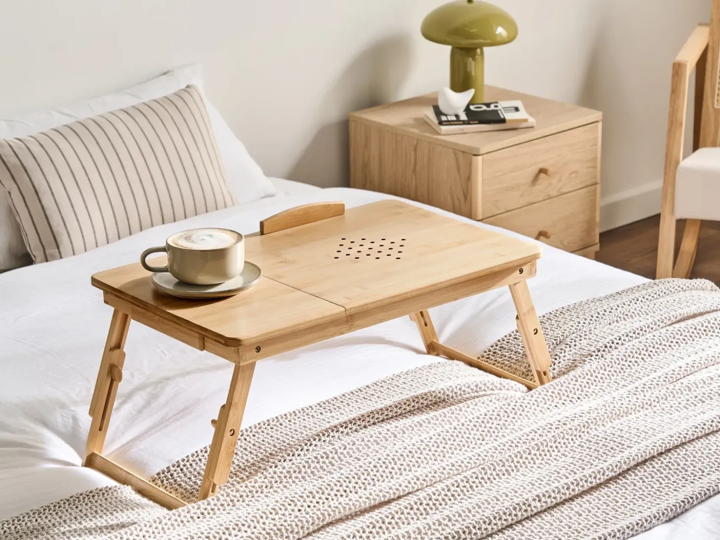 Outlet Składany stolik pod laptopa ORGE Jasno 57 cm 35 cm Wszystkie Biurka|Biurka Składane