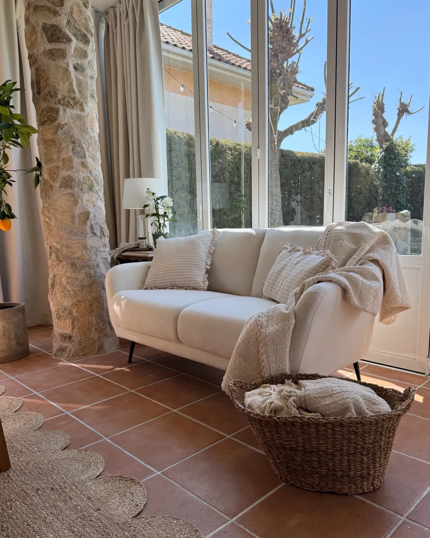 Outlet Sofa dla 2 osób EIBY Szenil Biały Sofy Tapicerowane|Sofy Dwuosobowe
