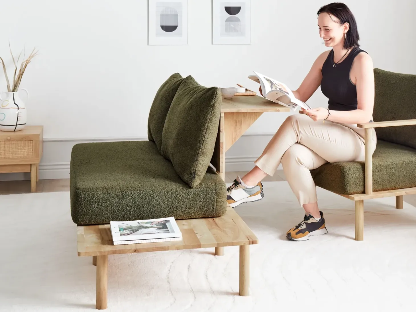 Sofa dla 2 osób SALO Boucle Ciemnozielony ze stolikami Sofy Tapicerowane|Sofy Dwuosobowe