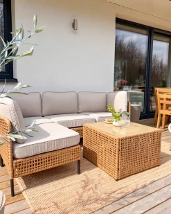 Sofa ogrodowa ze stolikiem dla 4 osób OMEGANA Jasnobeżowy Technorattan Modułowy