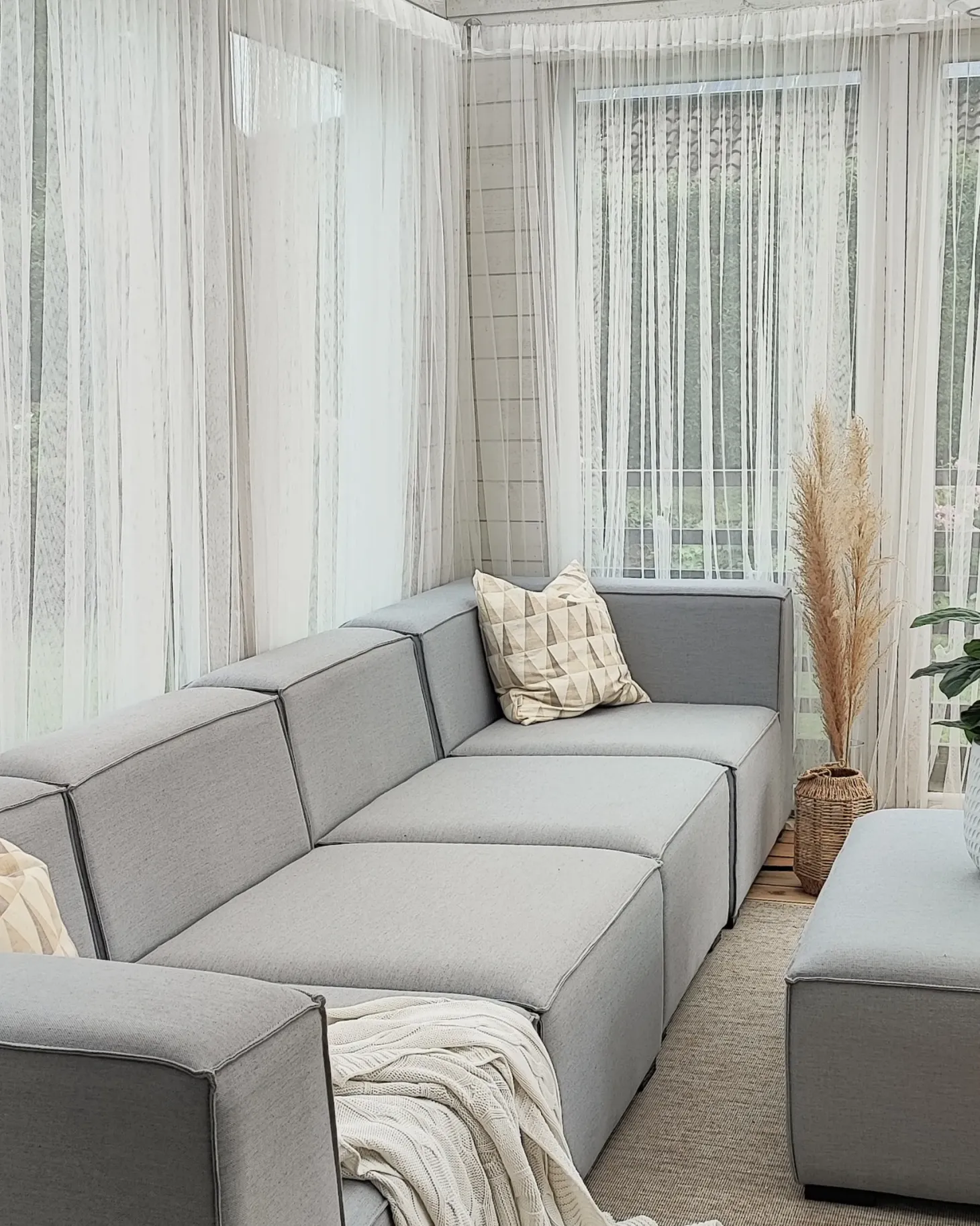 Sofa ogrodowa z otomaną dla 4 osób AREZZO Jasnoszary Modułowy