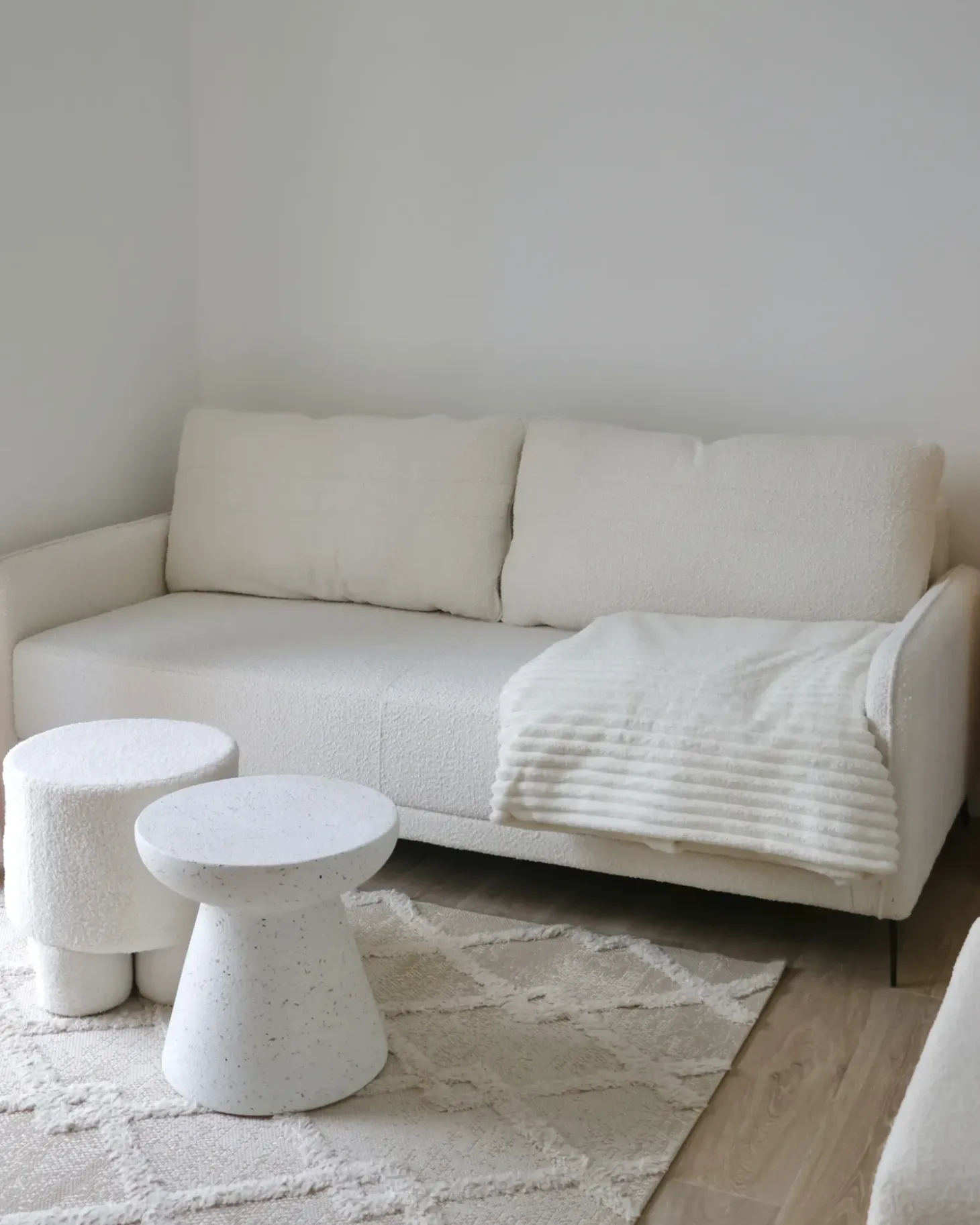 Hot Sofa rozkładana dla 3 osób HEMING Boucle Złamana biel Sofy Z Funkcją Spania|Wszystkie Sofy