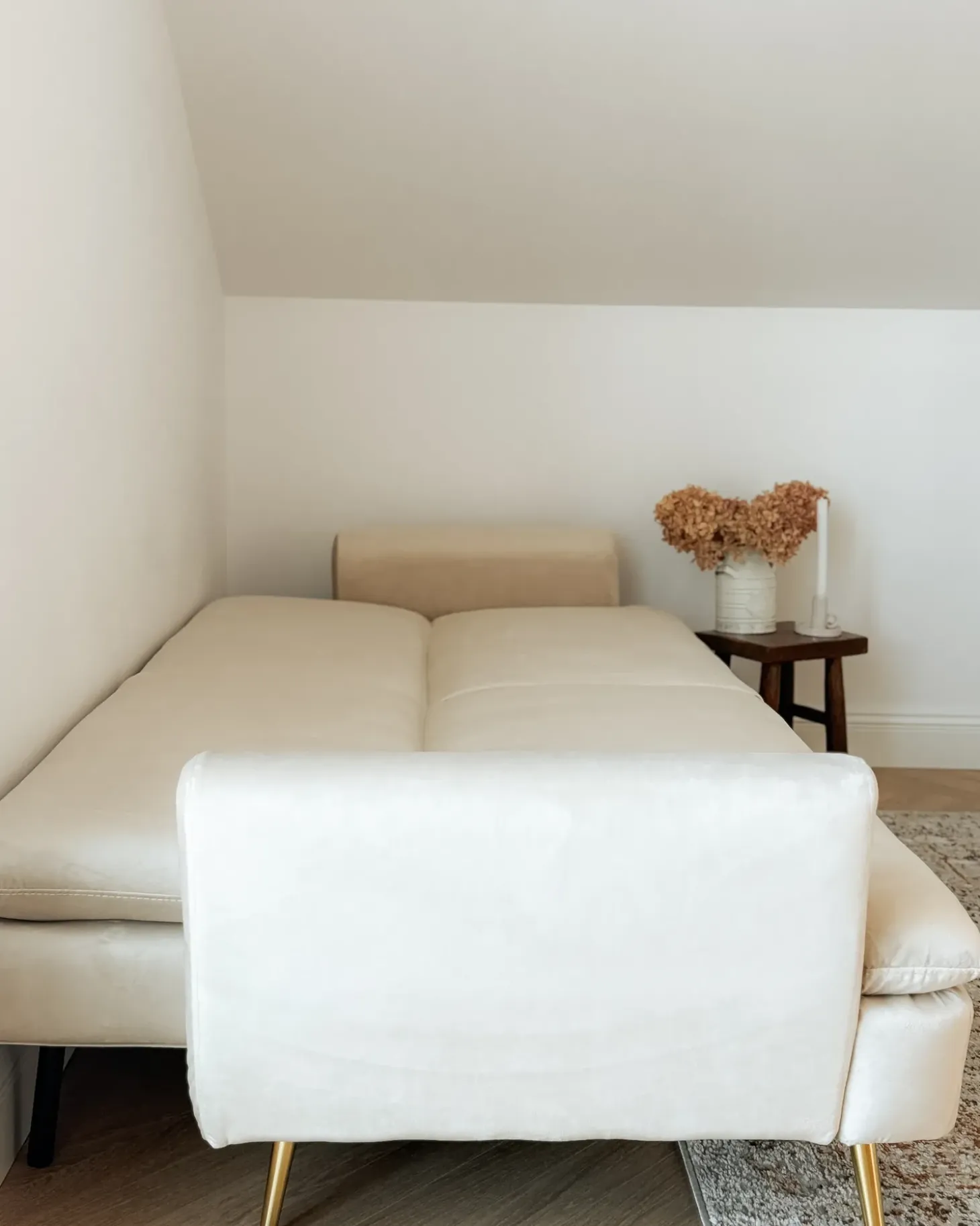 New Sofa rozkładana dla 3 osób VETTRE Welur Jasnobeżowy Sofy Z Funkcją Spania|Wszystkie Sofy