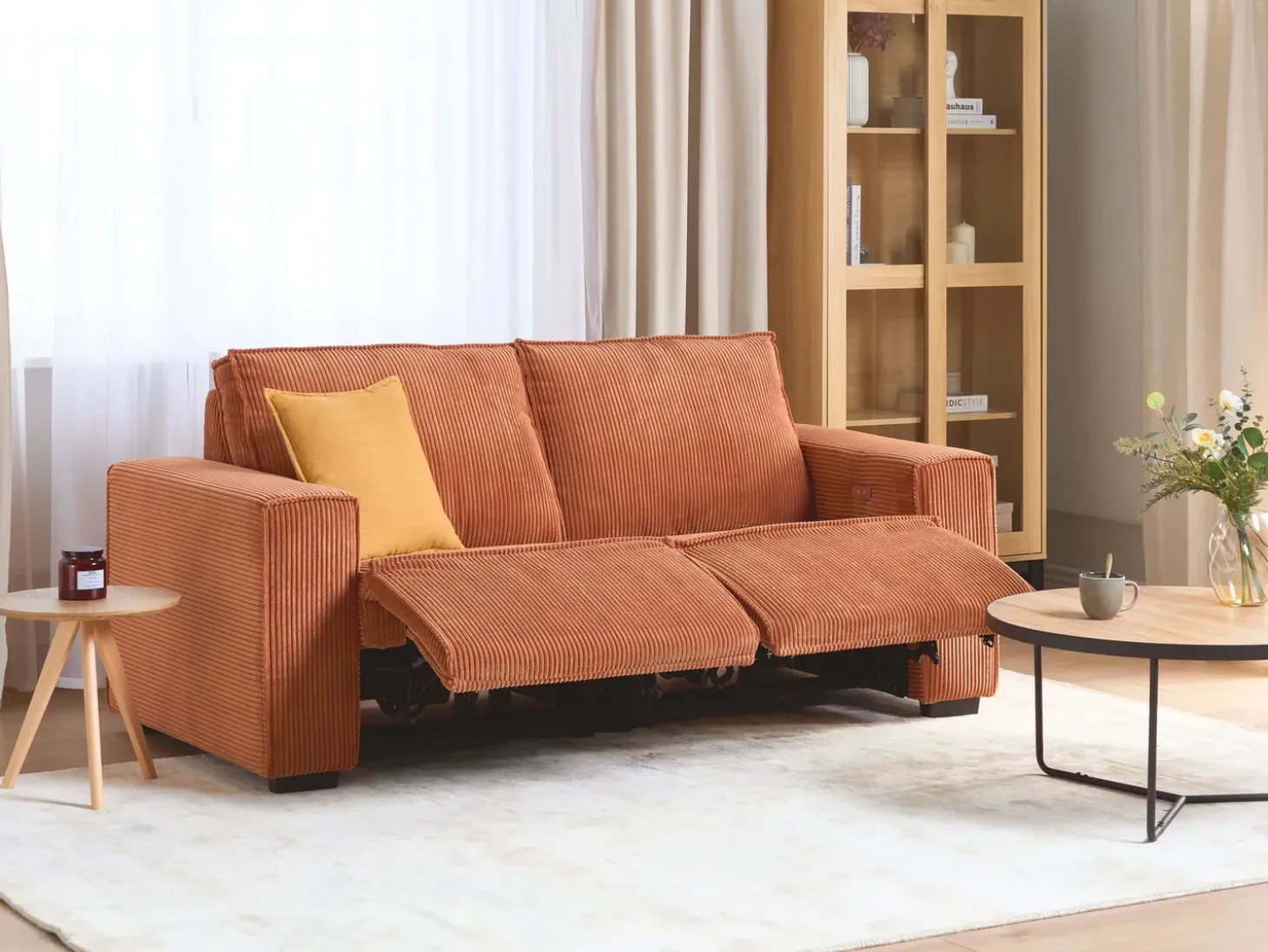 Discount Sofa z elektryczną funkcją relaksu dla 2 osób NUKARI Sztruks Pomarańczowy Sofy Tapicerowane|Sofy Dwuosobowe