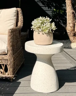 Stolik pomocniczy BIVIERE 39 cm 39 cm Efekt lastryko Złamana biel