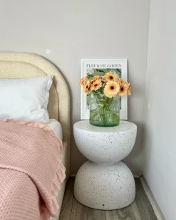 Stolik pomocniczy CAORIA 40 cm 40 cm Efekt lastryko Białe lastryko