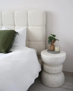 Stolik pomocniczy FALIRO 37 cm 37 cm Efekt lastryko Złamana biel
