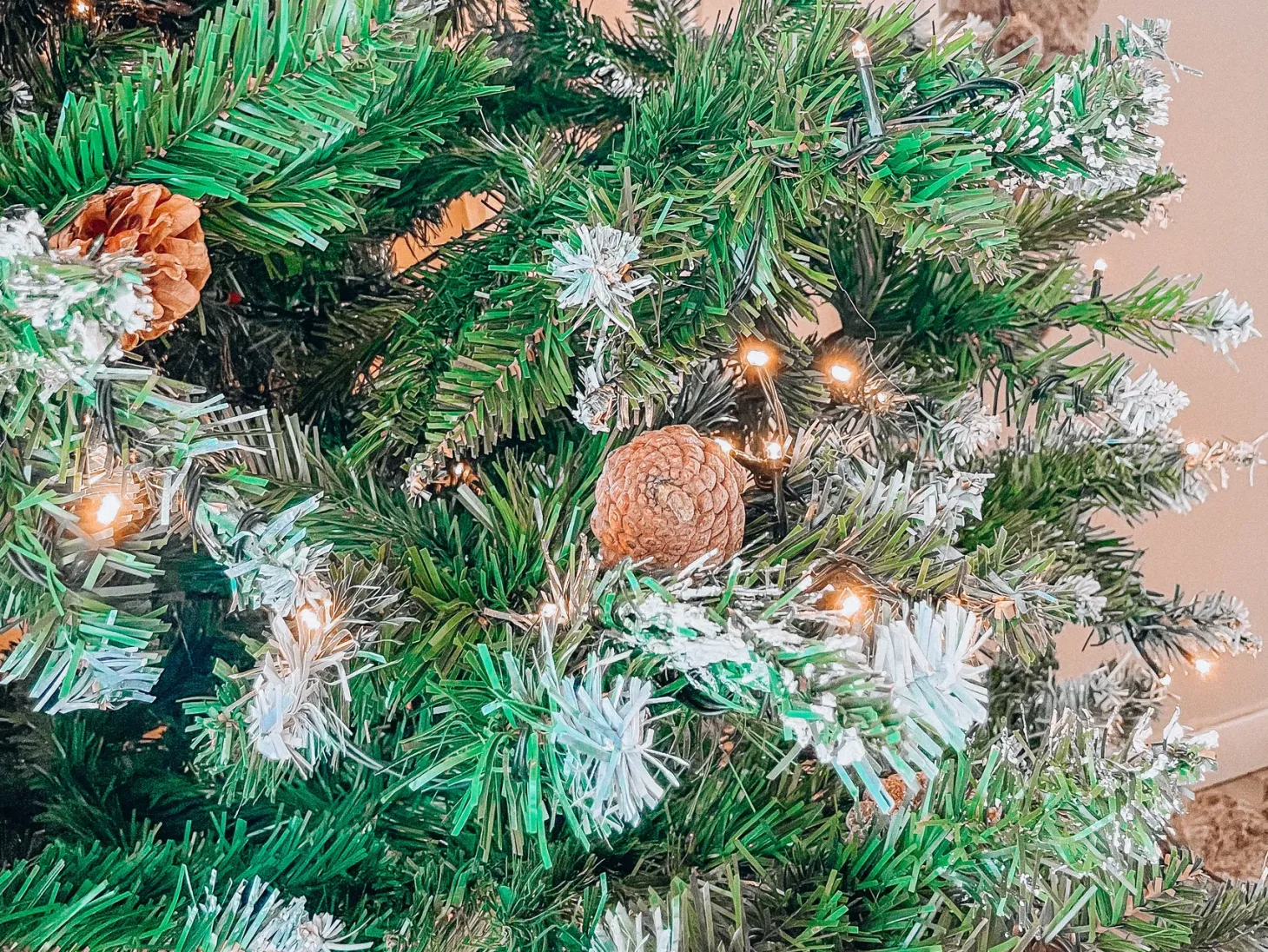 Sztuczna choinka świąteczna LED PALOMAR 180 cm Ciemnozielony