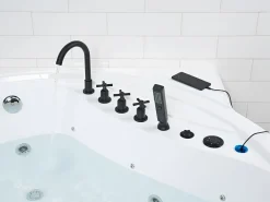 Outlet Wanna narożna z hydromasażem LED MANRESA Wbudowany głośnik Bluetooth 225 x 160 cm Biały Wszystkie Wanny|Wanny Z Hydromasażem