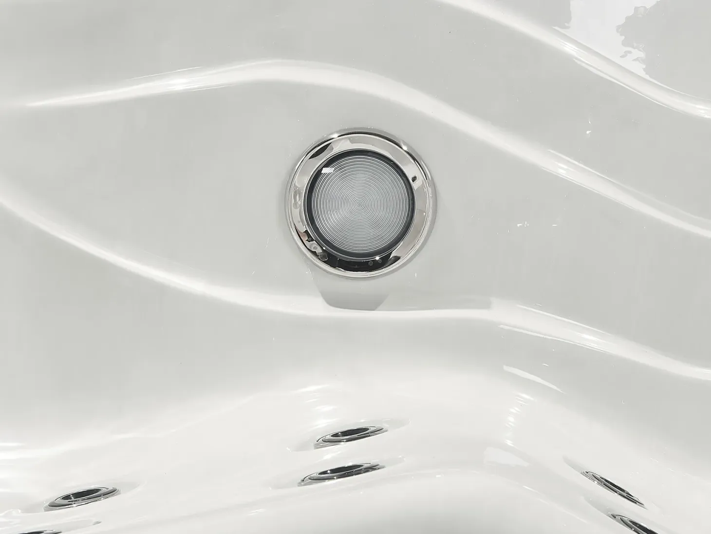 Wanna ogrodowa z hydromasażem LED LASTARRIA Biały