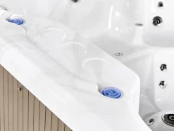 Wanna ogrodowa z hydromasażem LED VILLARRICA Biały