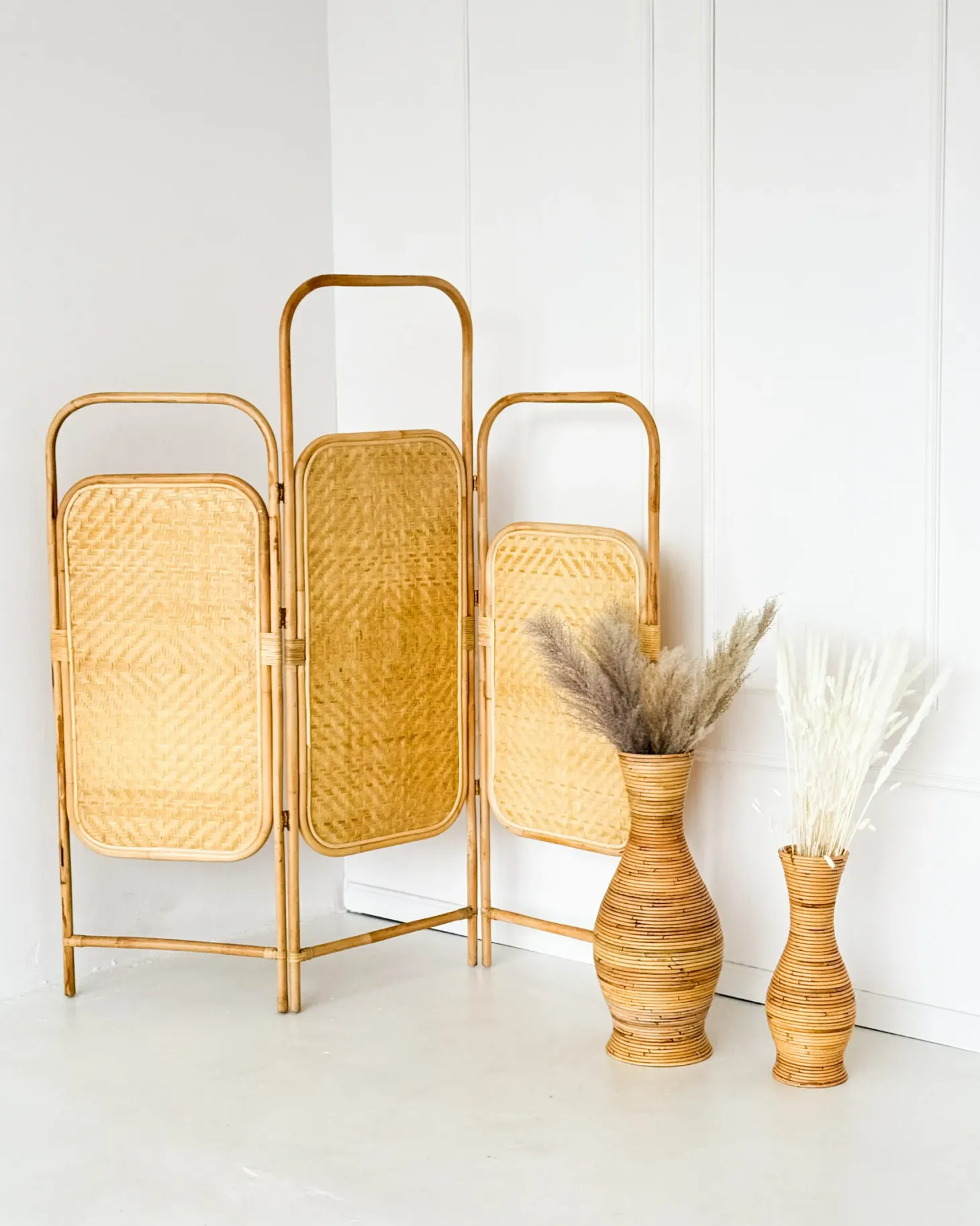 Wazon dekoracyjny TRINISA Rattan 50 cm Naturalny