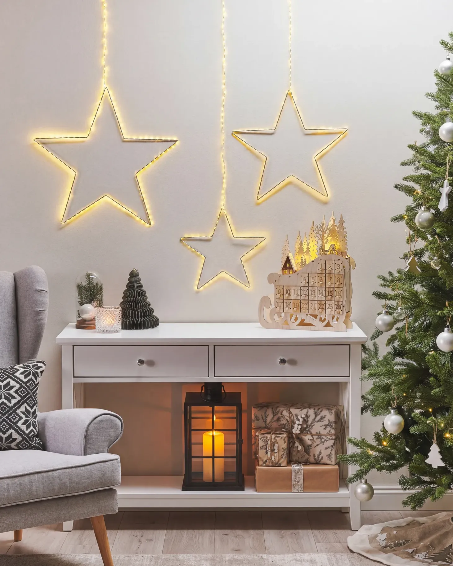 Zestaw 3 dekoracji wiszących LED KUNNARI Gwiazda 50/40/30 cm Srebrny