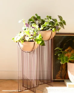 Zestaw 2 donic na nóżkach FICARIA Metal 22 cm Różowy