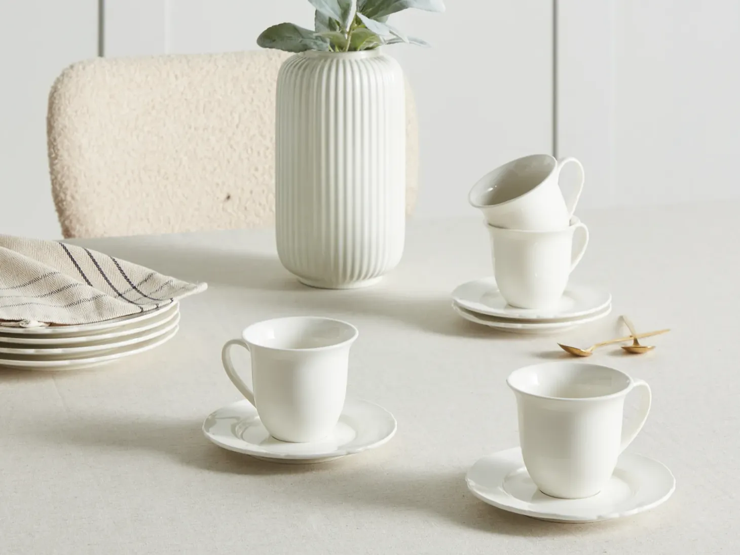 Zestaw 4 filiżanek ze spodkami ELDERBERRY Porcelana Biały