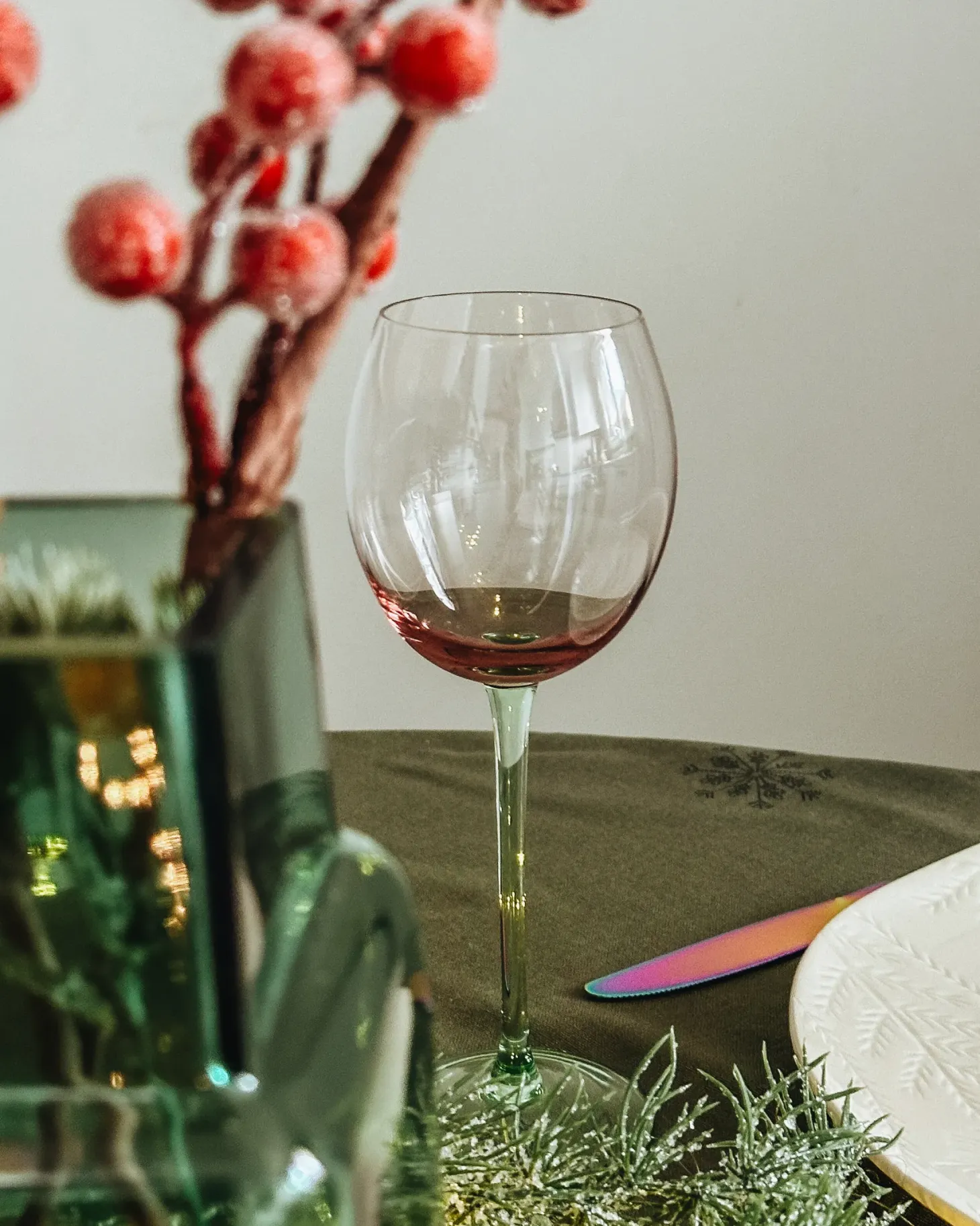 Zestaw 4 kieliszków do wina DIOPSIDE 360 ml Różowy