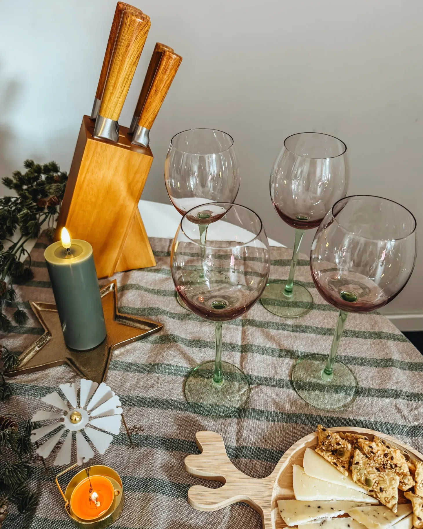 Zestaw 4 kieliszków do wina DIOPSIDE 360 ml Różowy