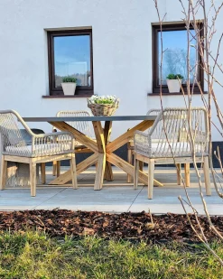 Zestaw ogrodowy dla 4 osób ORISTANO Beżowy Beton z poduszkami