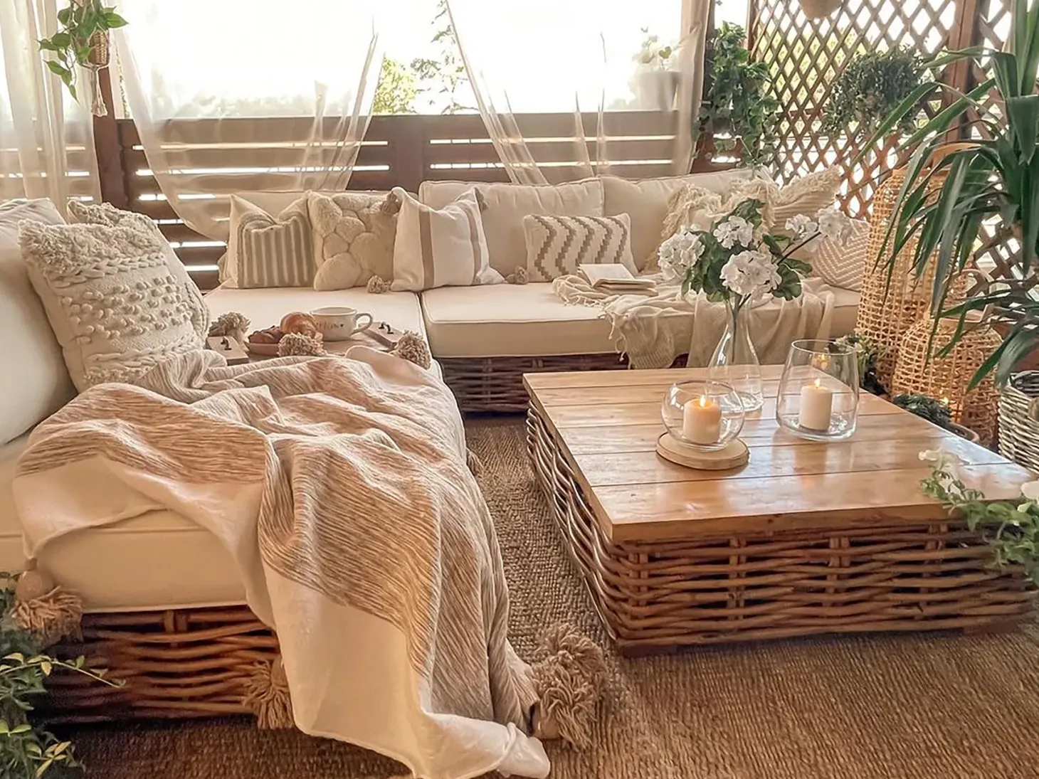 Zestaw ogrodowy ze stolikiem dla 4 osób VARALLO Lewostronny Naturalny Rattan Modułowy