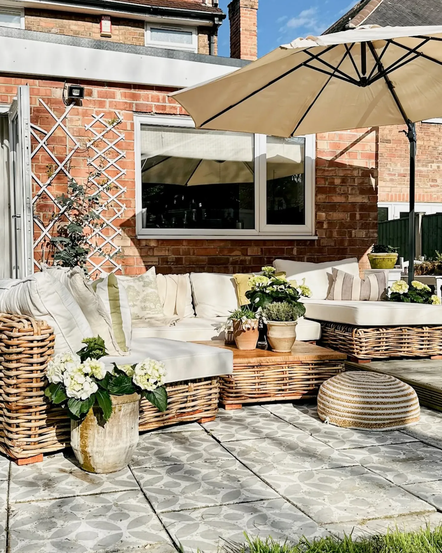 Zestaw ogrodowy ze stolikiem dla 4 osób VARALLO Lewostronny Naturalny Rattan Modułowy
