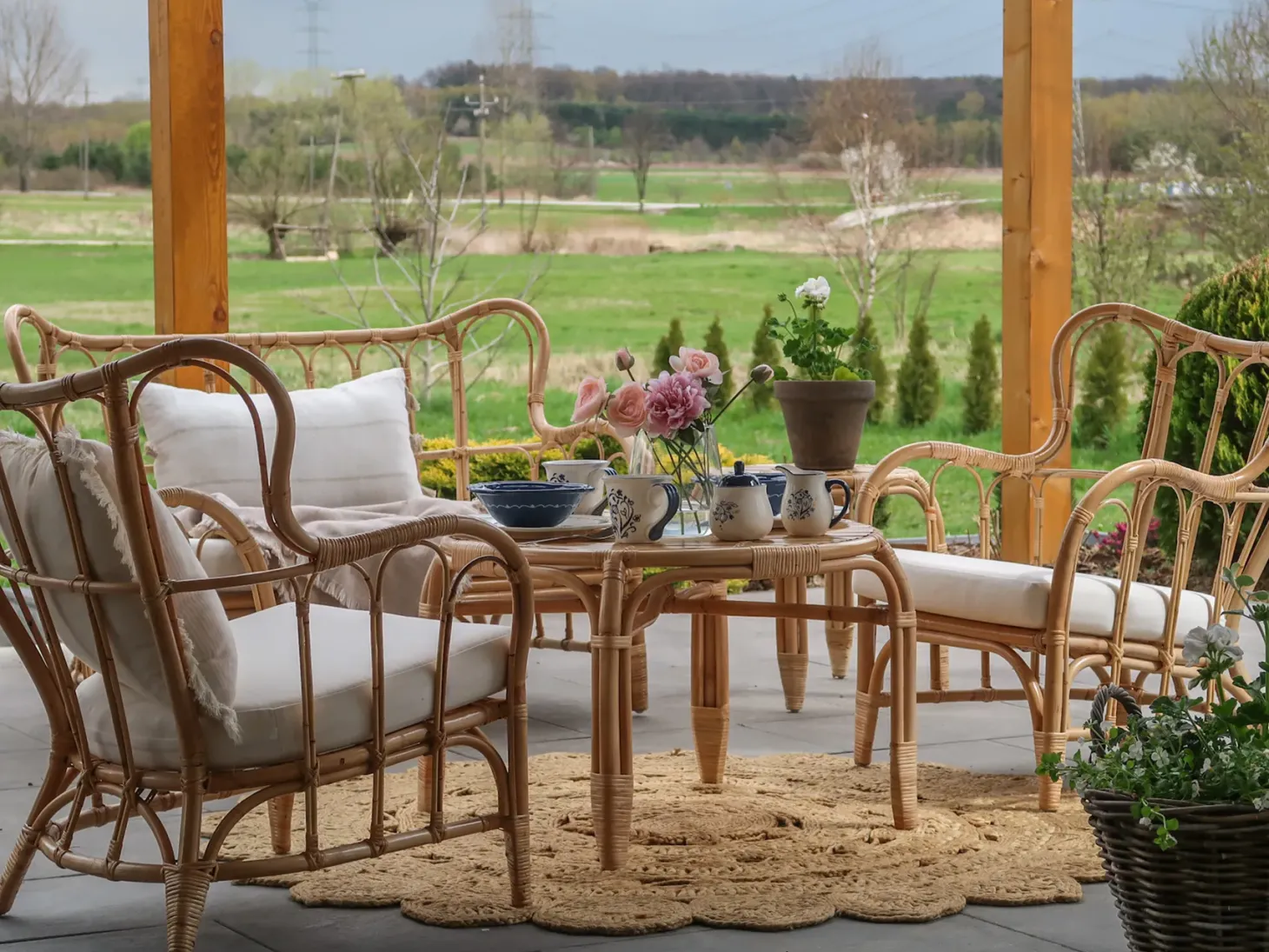 Zestaw ogrodowy ze stolikiem dla 4 osób BRINDISI Naturalny Rattan