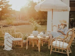 Zestaw ogrodowy ze stolikiem dla 4 osób BRINDISI Naturalny Rattan