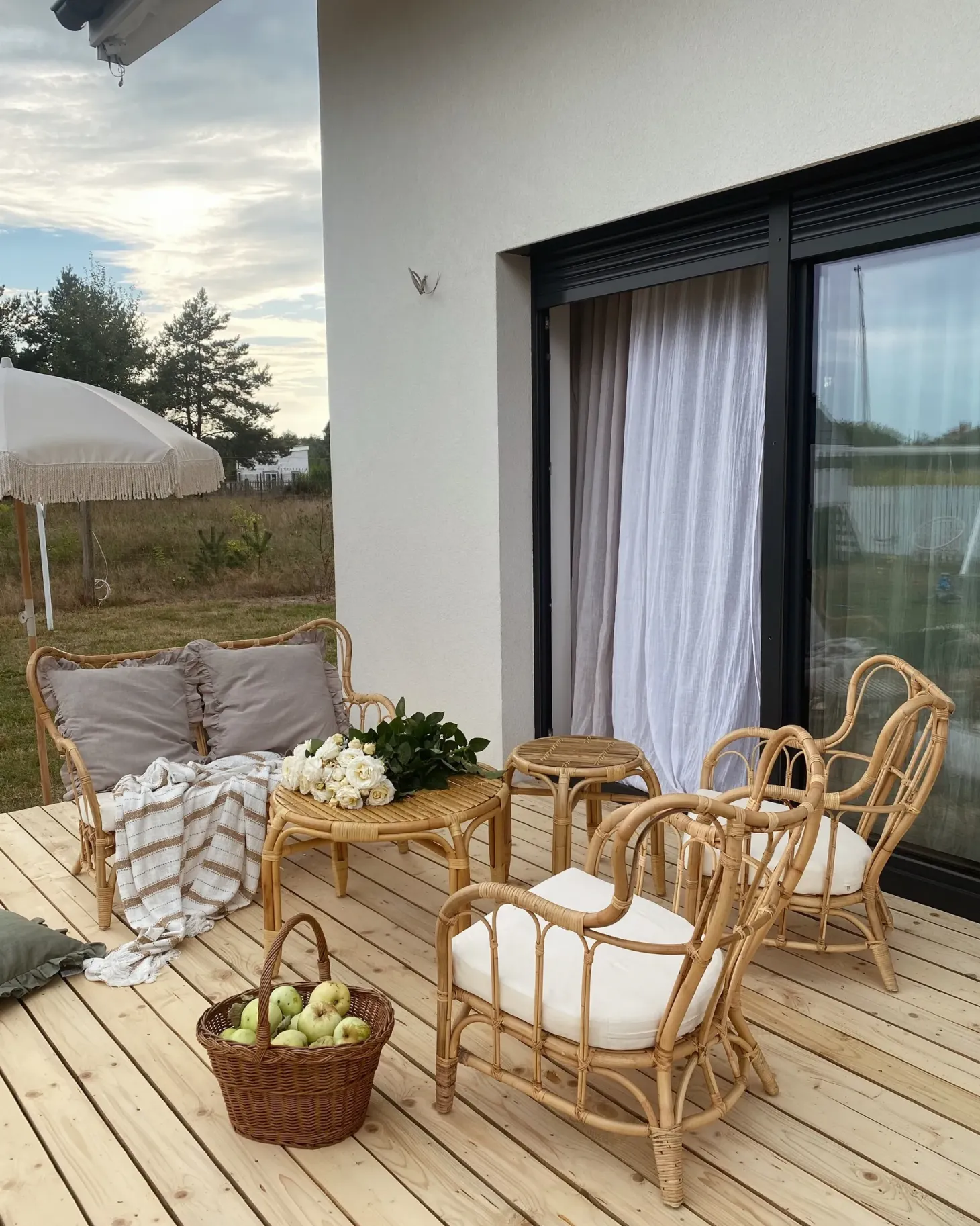 Zestaw ogrodowy ze stolikiem dla 4 osób BRINDISI Naturalny Rattan