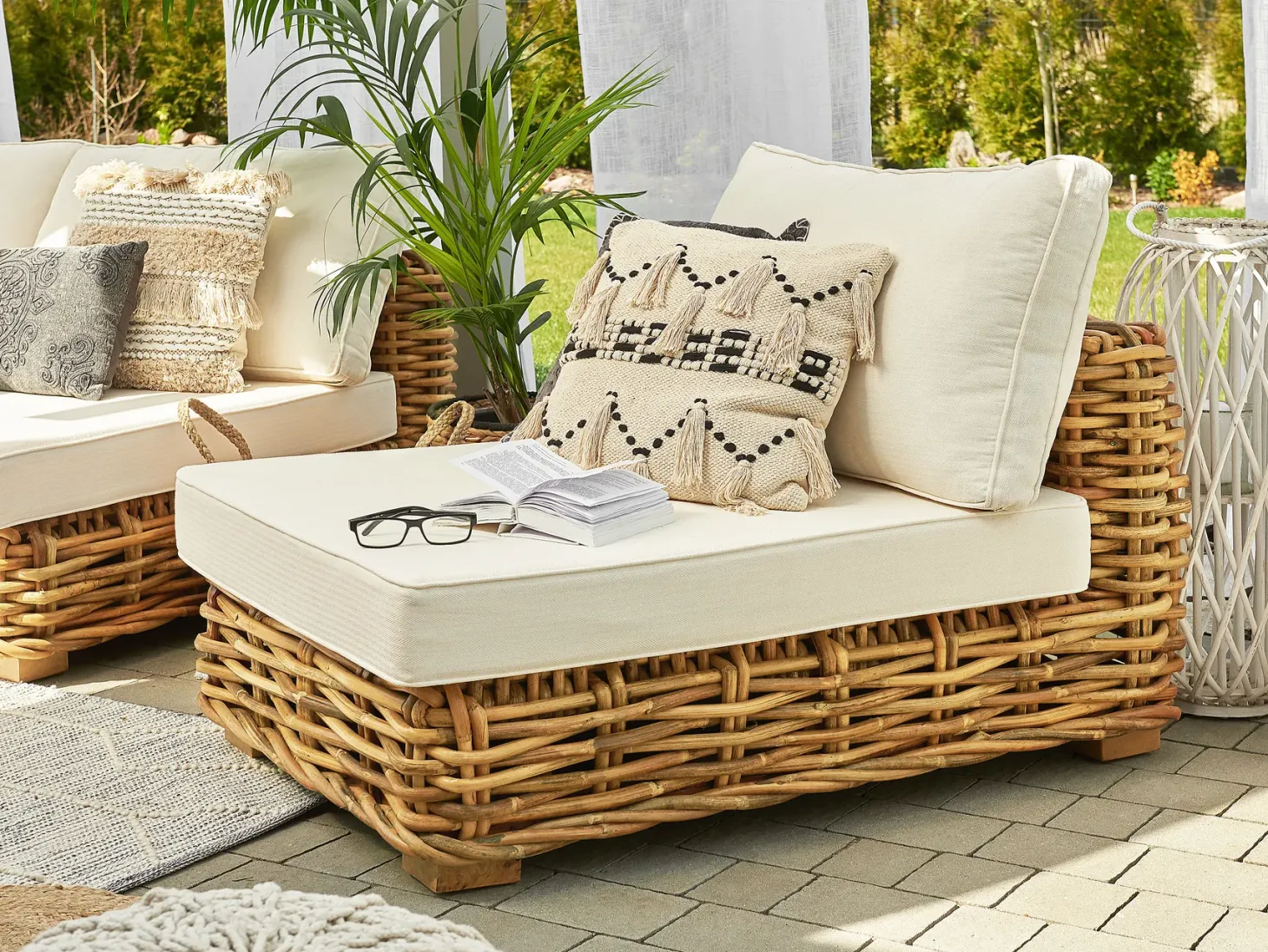Zestaw ogrodowy ze stolikiem dla 4 osób VARALLO Prawostronny Naturalny Rattan Modułowy
