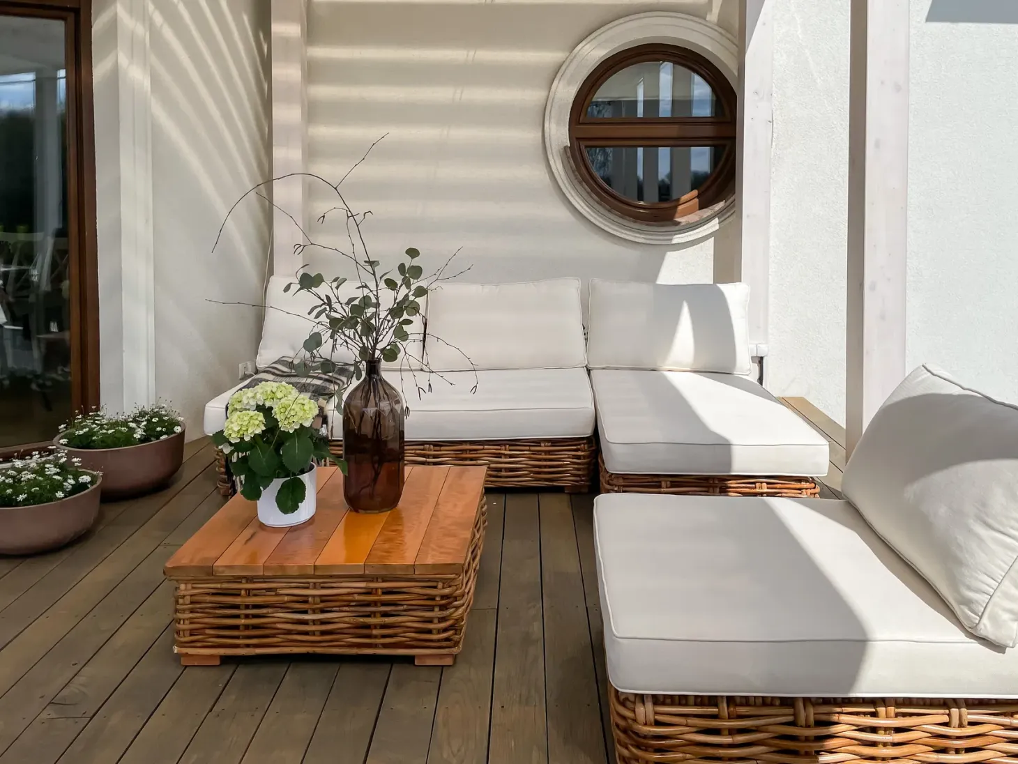 Zestaw ogrodowy ze stolikiem dla 4 osób VARALLO Prawostronny Naturalny Rattan Modułowy
